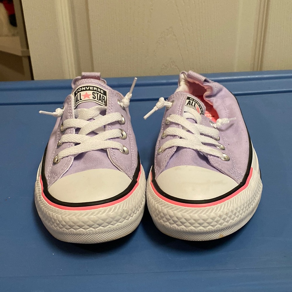 Women’s size 8 converse